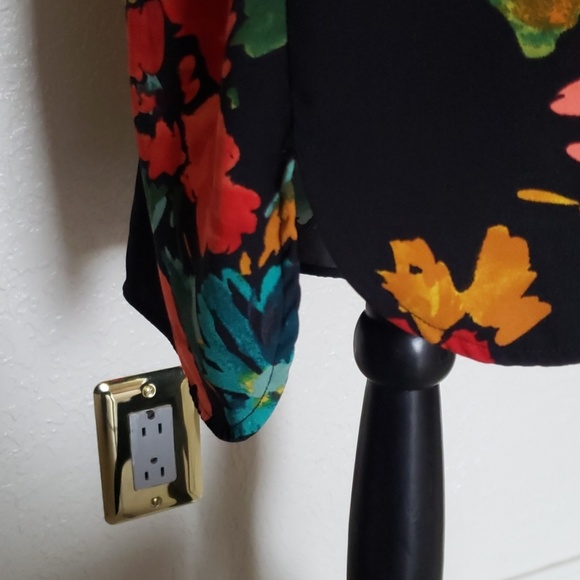 Simple watercolor floral dress - Picture 4 of 7